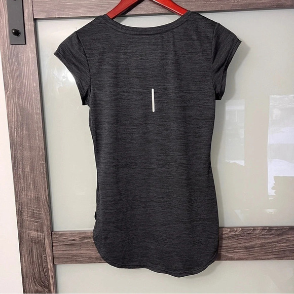 Reebok Athletic Shirt - Picture 4 of 4